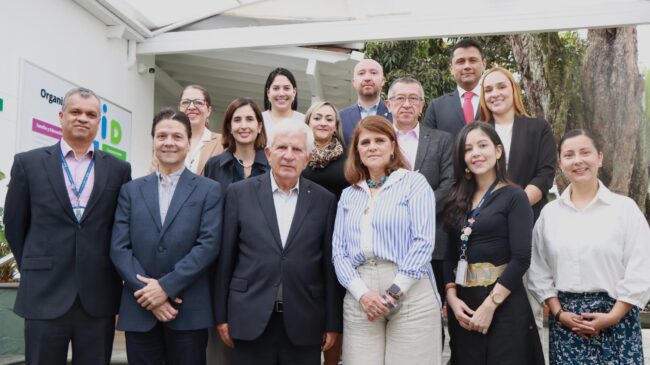 La Organización VID y la Universidad Cooperativa de Colombia firman convenio que impulsa la formación y el compromiso social