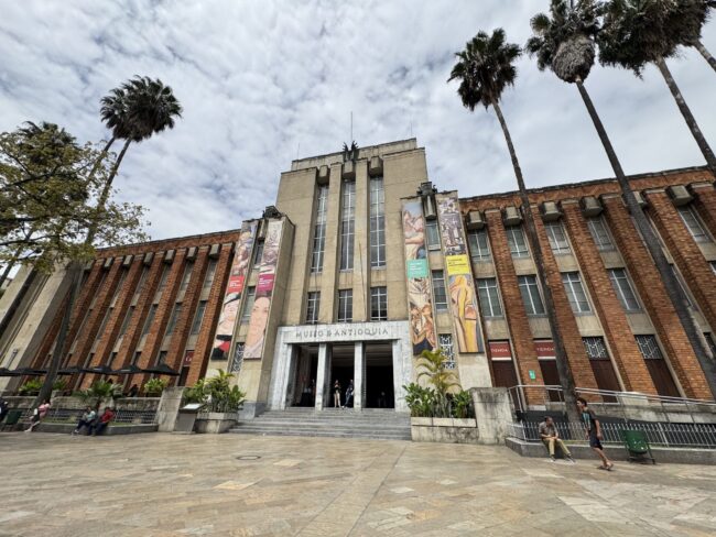 ¿Sabías que una obra de arte de nuestra Organización VID se expone en el Museo de Antioquia?